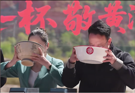 今天我们了解:《百次的回忆》9月新剧介绍:金多美和辛睿恩饰演姐妹,与许楠儁演绎三角恋关系,最新预告片抢先看! 今天我们了解:《百次的回忆》9月新剧介绍:金多美和辛睿恩饰演姐妹,与许楠儁演绎三角恋关系,最新预告片抢先看!