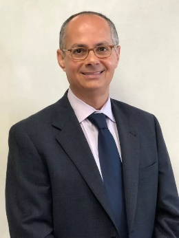 以下内容为您整理：杰西·艾森伯格的导演处女作《当你拯救完世界》发布了预告片